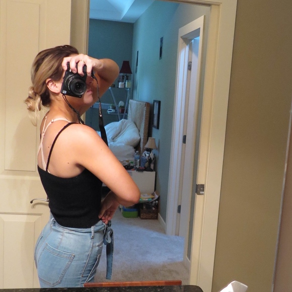 Brandy Melville Black Cropped Sweater Tank - Picture 4 of 6